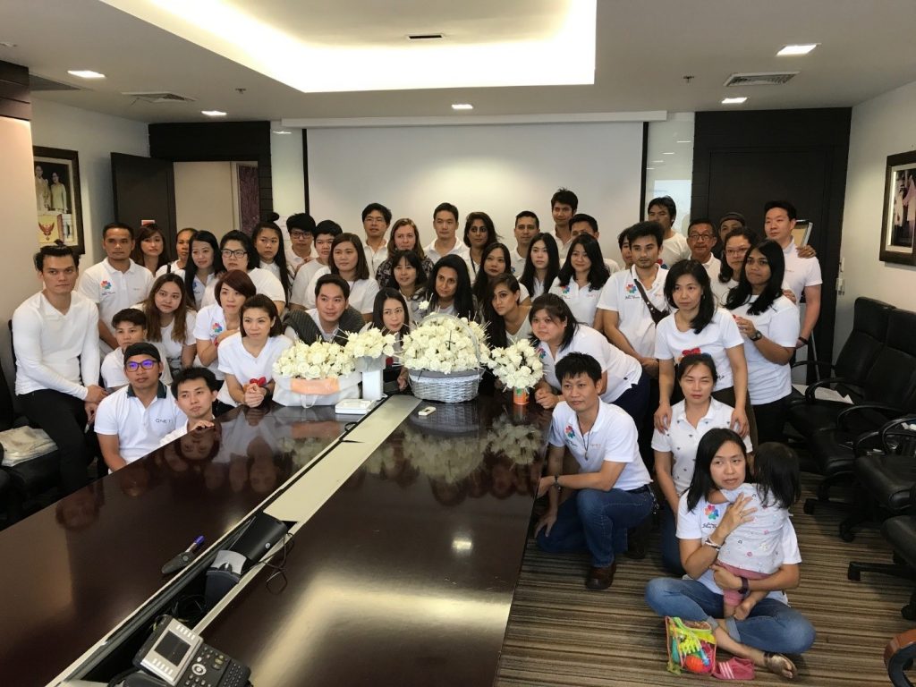 QI Thailand Provides The Less Fortunate With Flowers For The Late King