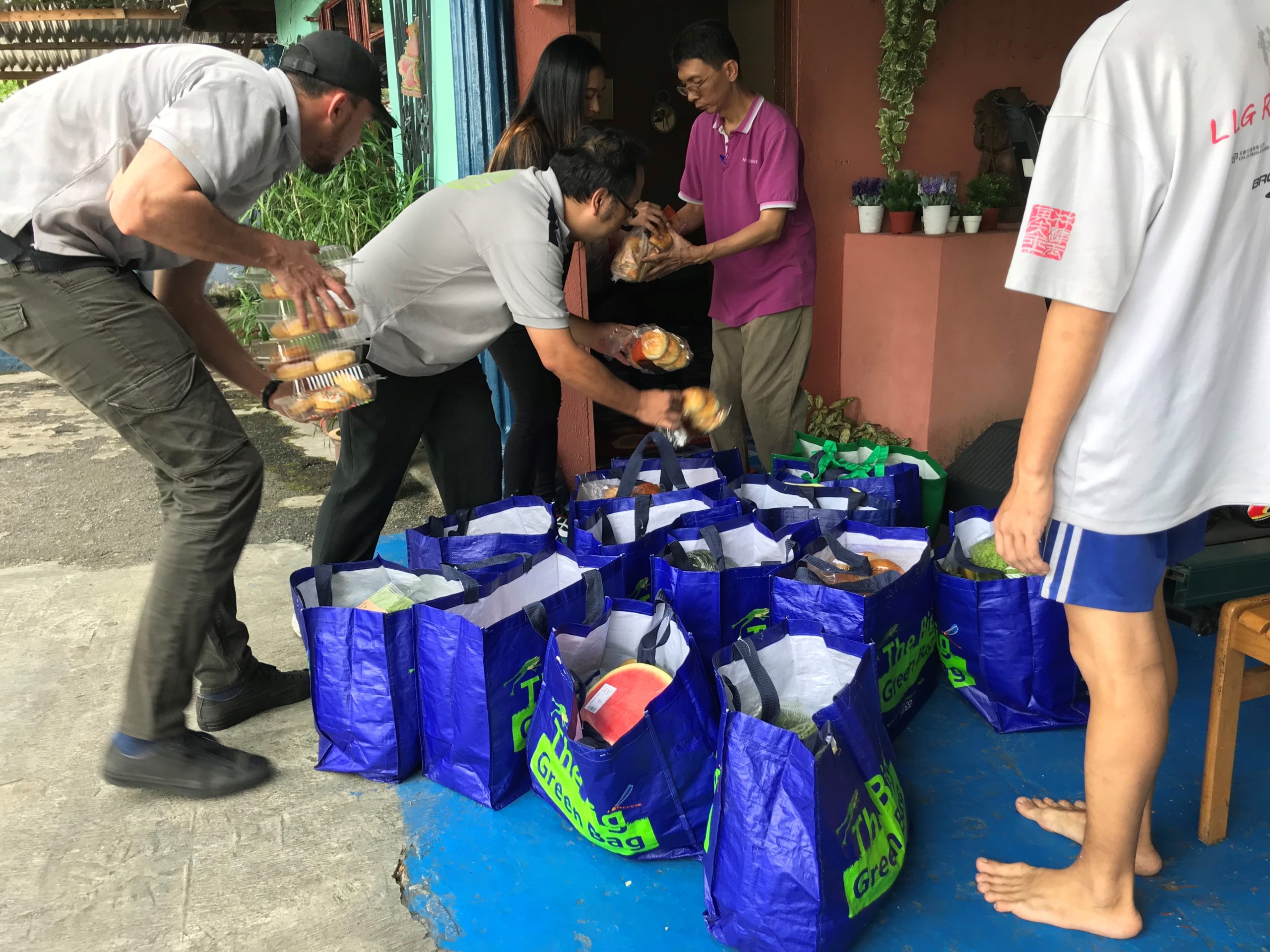 Prana Nandana Staff  Clean Prominent Tourist Attraction in Koh Samui