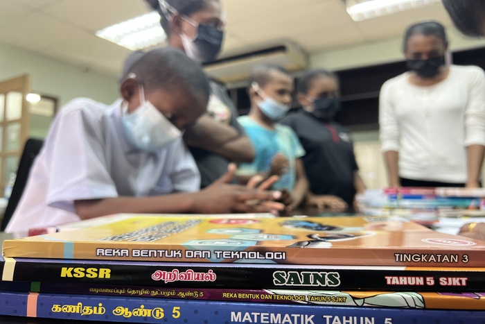 Lending Library Makes Textbooks Available to Malaysia’s Stateless Children