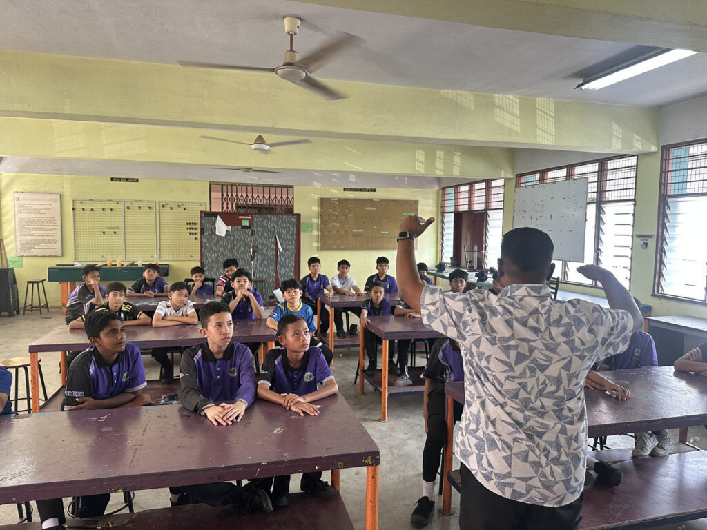 JAGUH RF participants explore leadership, accountability and communication during a holistic personal development class.